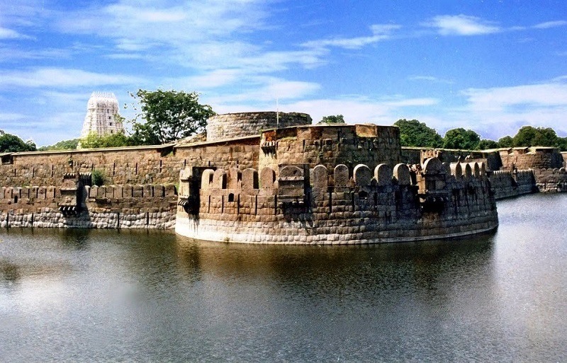 548011903vellore fort main