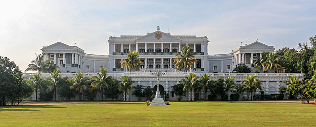 220px falaknuma palace 01