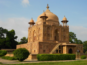 Home img tomb of nisar begum at khusro bagh allahabad
